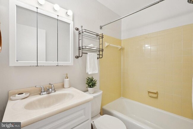 Building Photo - 5450 Lighthouse Ln