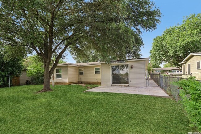 Building Photo - 623 Weizmann St