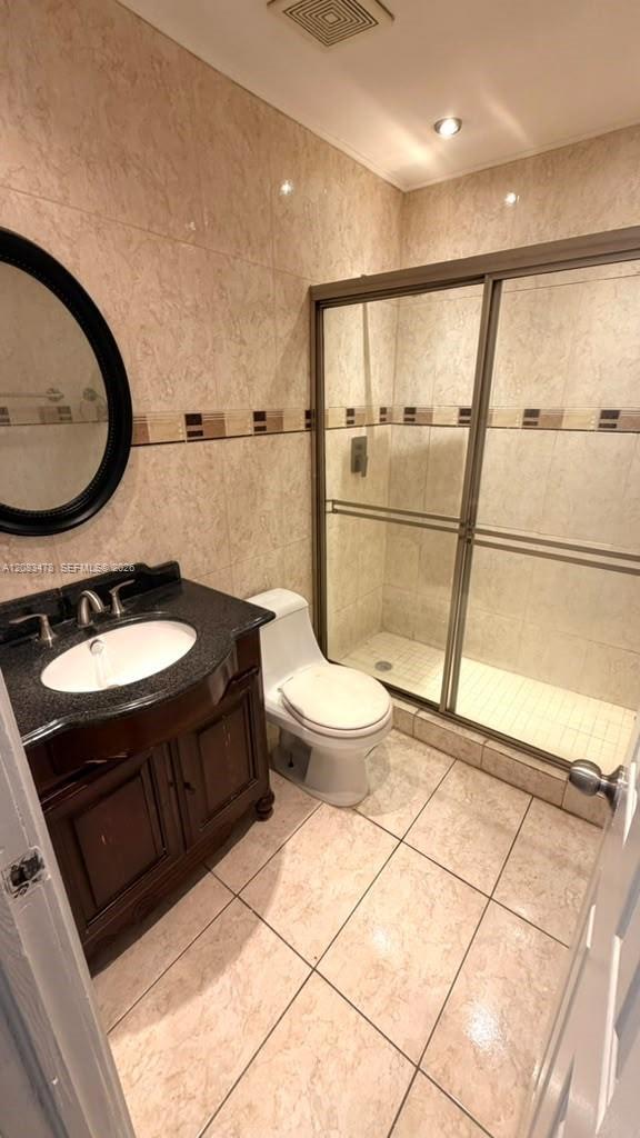 Building Photo - 10620 SW 146th Ct