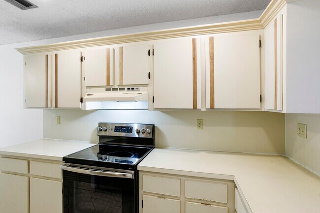 Building Photo - 13283 Pineapple Palm Ct