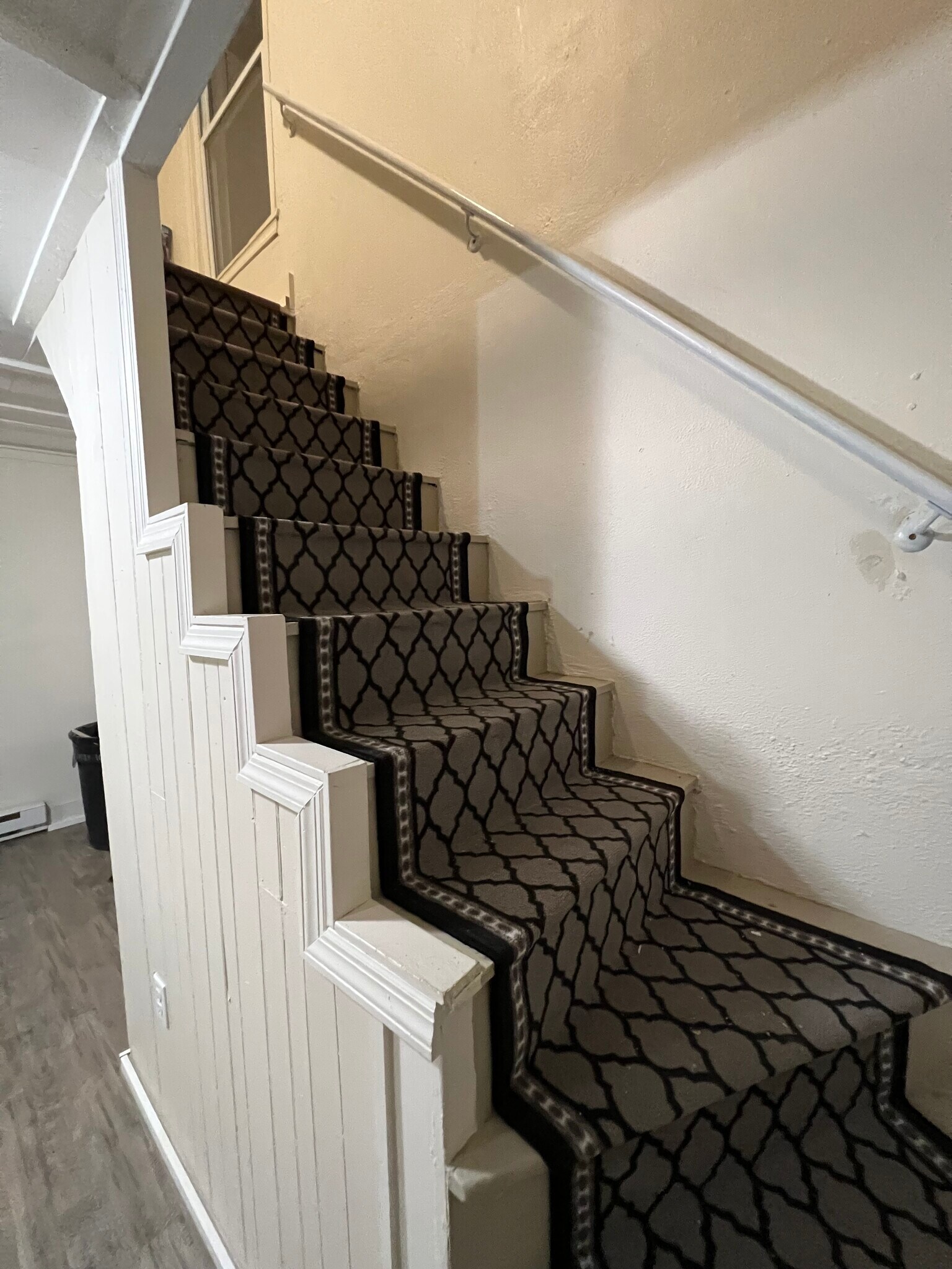 Building Photo - 11 E Pall Mall St