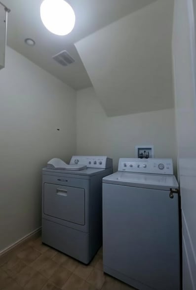 Building Photo - 6115 Old Quarry Loop