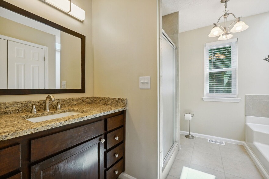 Primary bathroom - 7016 Grinder Drive