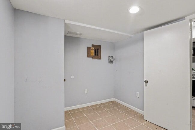 Building Photo - 1123 Elbank Ave