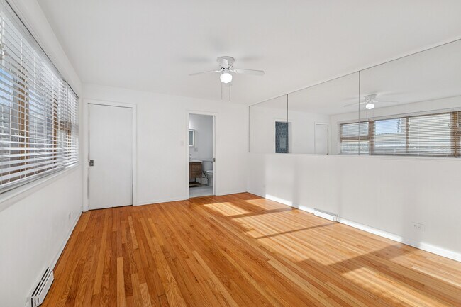 Building Photo - 10454 S Claremont Ave