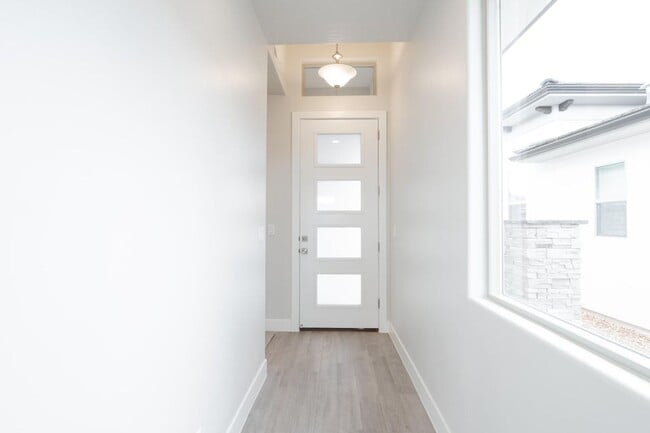 Building Photo - Beautiful New 3 Bedroom Home in Brio