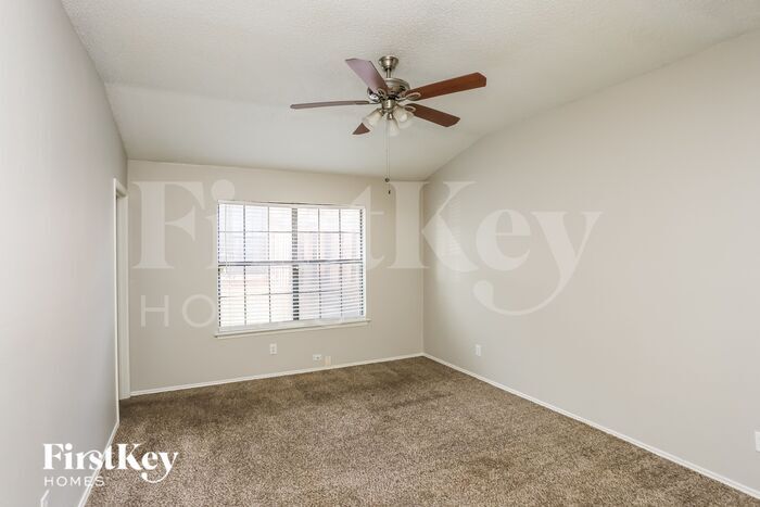 Building Photo - 4368 Saugus Dr