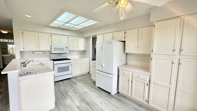 Building Photo - Awesome Two-Story Home, Recently & Freshly Updated, just minutes to downtown Fallbrook!