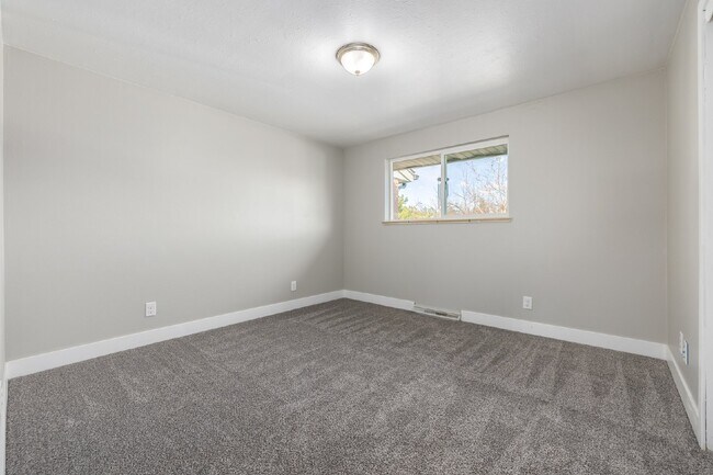 Building Photo - Lovely remodeled 2 Bed 1 Bath in Arvada
