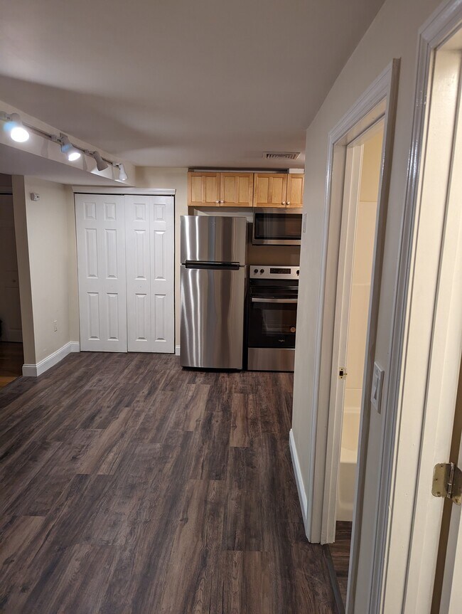 Building Photo - 41 May St