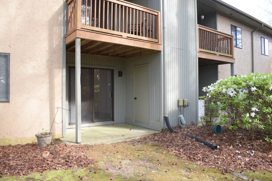 Building Photo - 3631 Saint Johns Ct