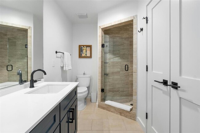 Building Photo - 1000 Redbud Trail