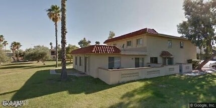 Building Photo - Remodeled Single Level 3 Bedroom 2 Bath To...