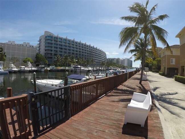 Building Photo - 2921 NE 185th St