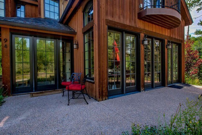 Building Photo - Winter Rental