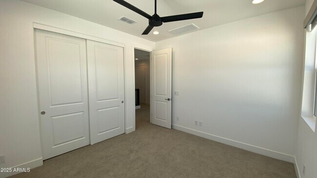 Building Photo - 7429 W Bent Tree Dr