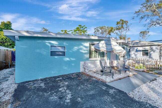 Building Photo - 5025 9th Ave S