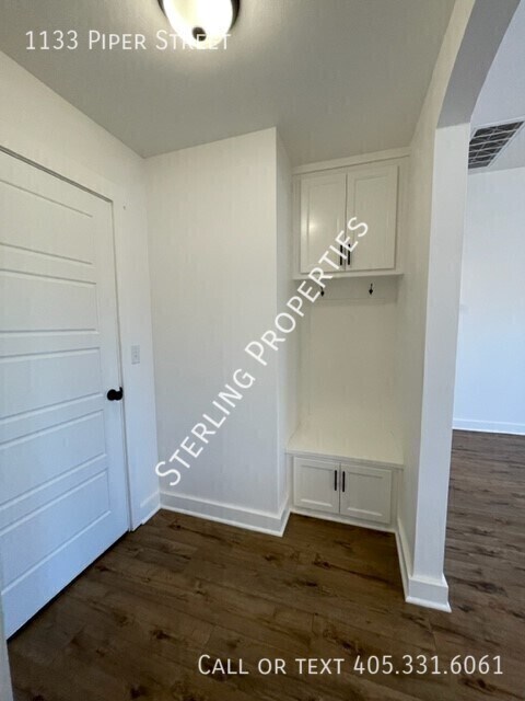 Building Photo - 1133 Piper St