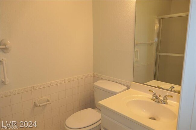 Building Photo - 3335 Racquet St