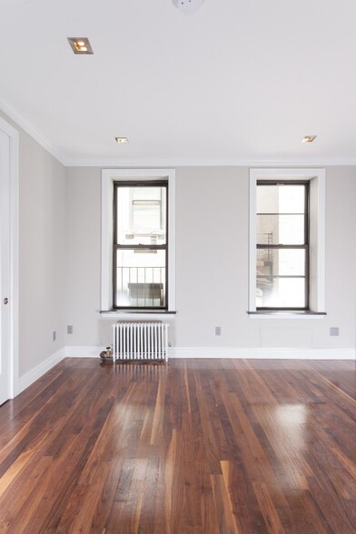 Building Photo - 209 E 25th St