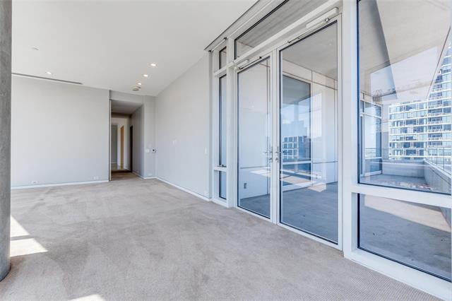 Building Photo - 2430 Victory Park Ln