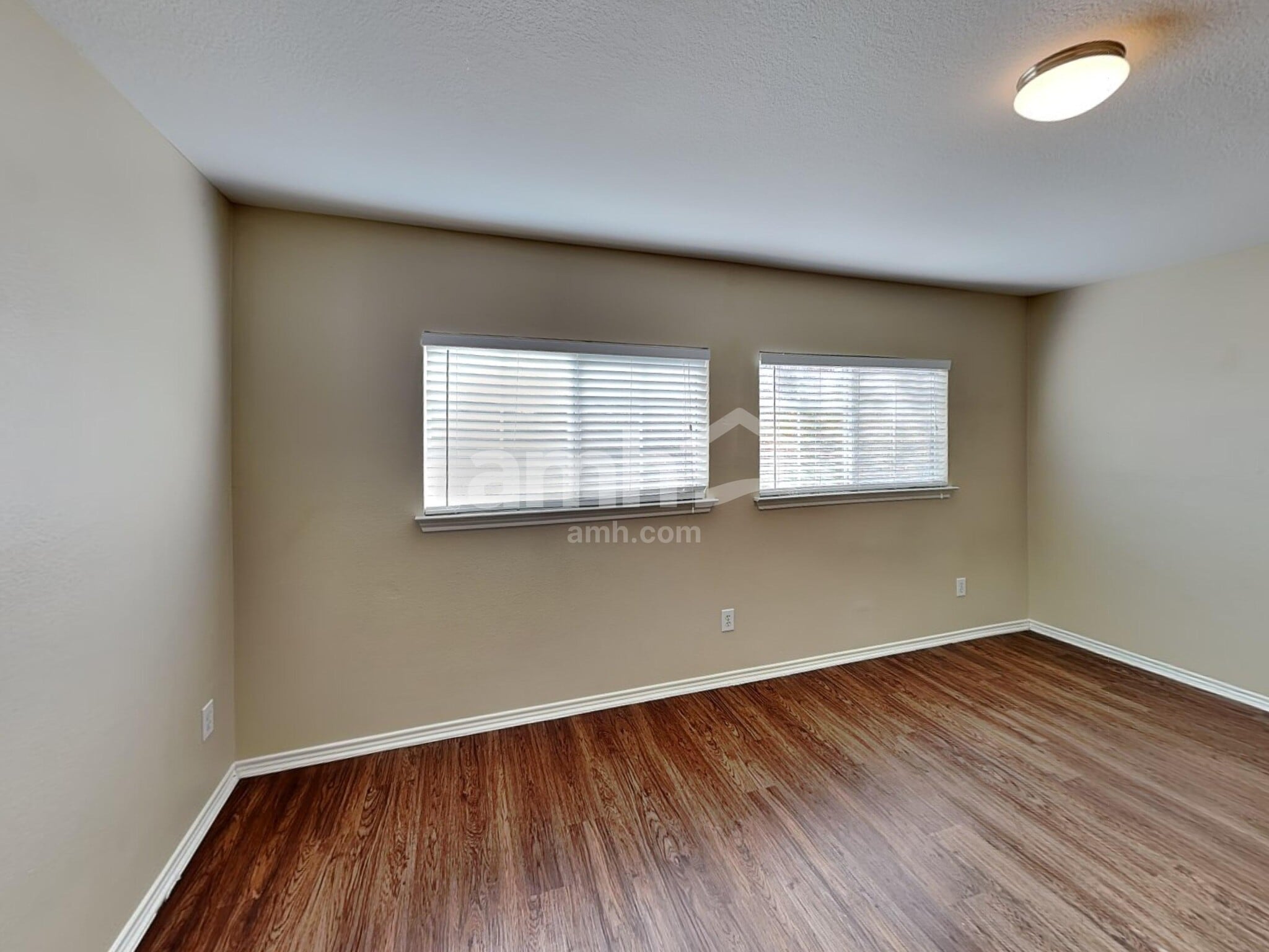 Building Photo - 11004 Monahan Park