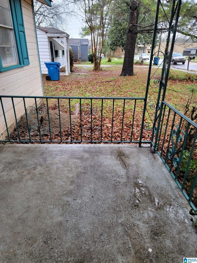 Building Photo - 1405 Woodward Rd