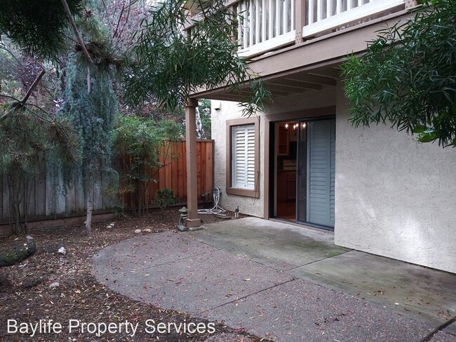 Building Photo - 2 br, 2 bath House - 1065 Huntington Common
