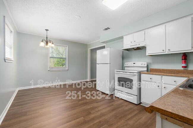 Building Photo - 8983 Larry Dr