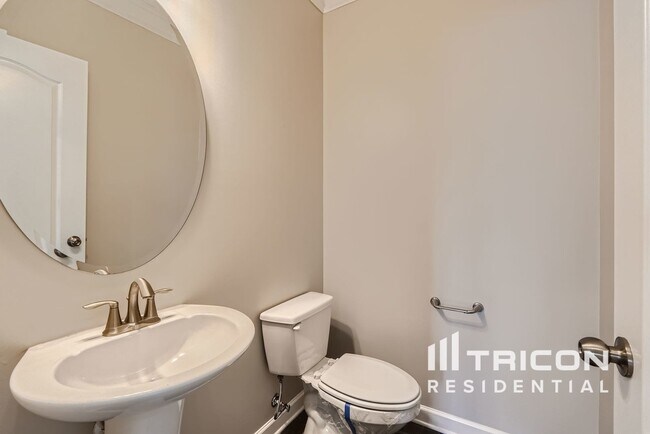 Building Photo - 3821 Litchfield Dr
