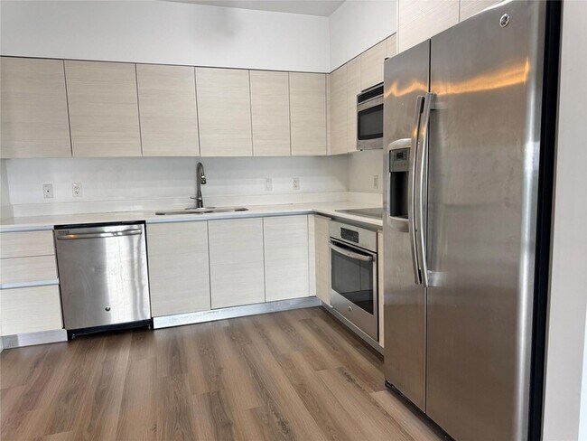 Building Photo - 4250 Biscayne Blvd