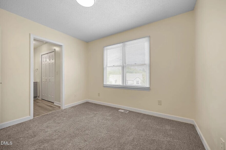 Building Photo - Room in Townhome on Oakland Hills Way