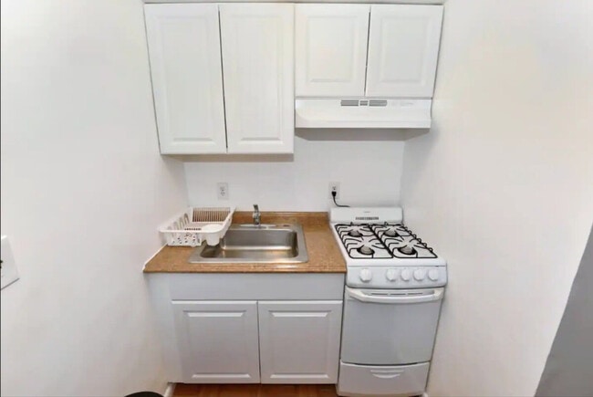 Building Photo - 498 9th Ave