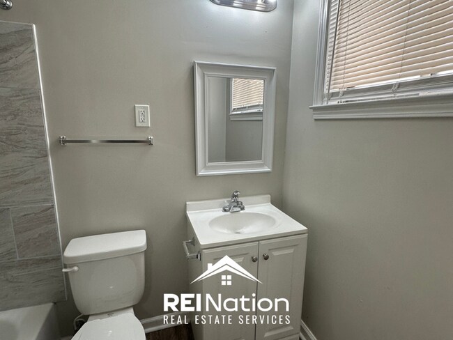 Building Photo - JUST RENOVATED! 4BR/2BA Memphis Stunner | 2-Car Garage & Fenced Yard!