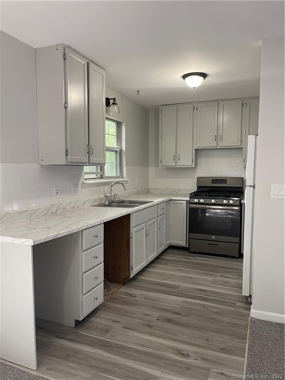 Building Photo - 16 Hawley Glen