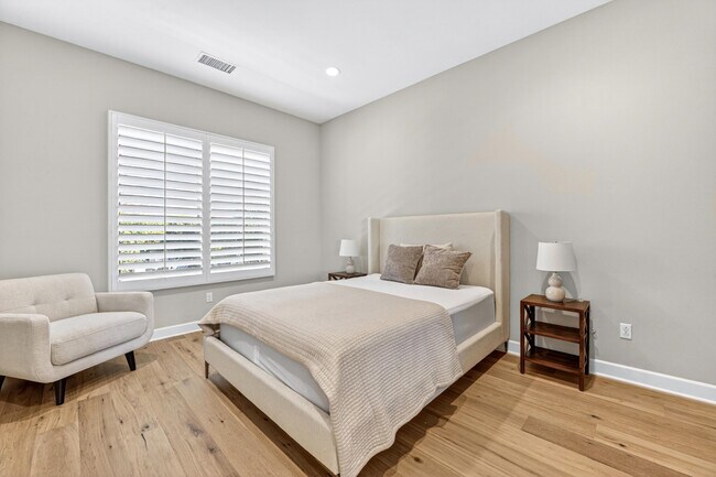 Building Photo - 55120 Autumn Valley Ct