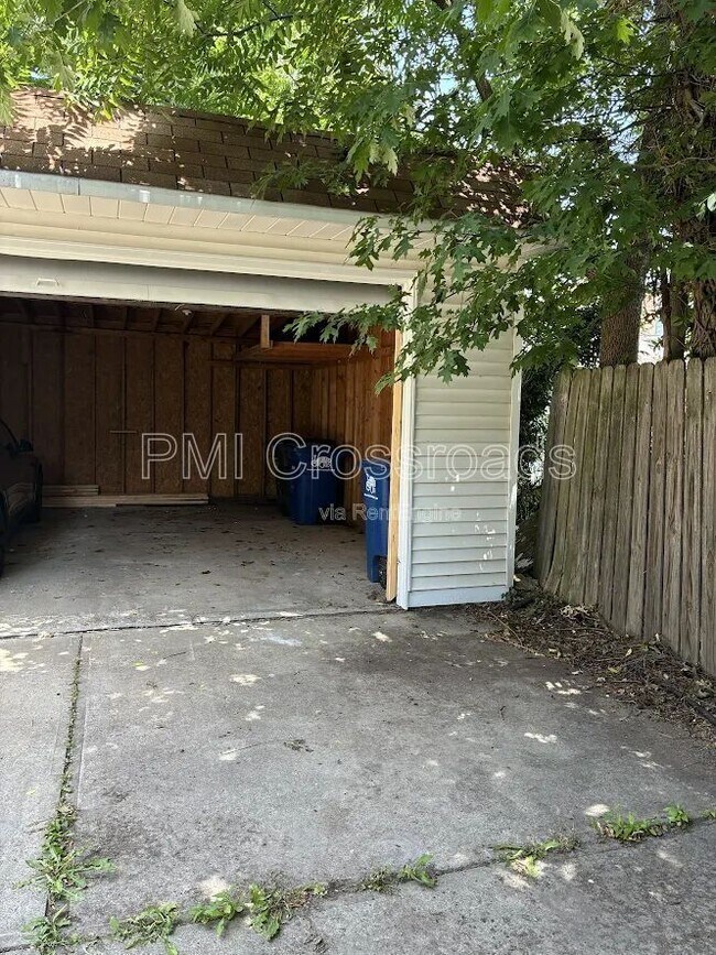 Building Photo - 1605 Winchester Ave