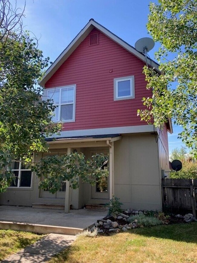 Building Photo - Charming in the Heart of Bozeman