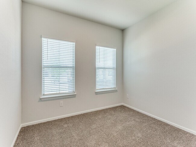 Building Photo - 5217 Blue Night Dr
