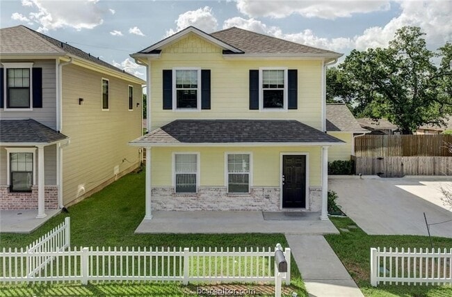 Building Photo - 114 Lynn Dr