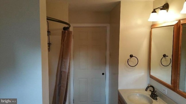 Building Photo - 4807 Woods Wharf Rd