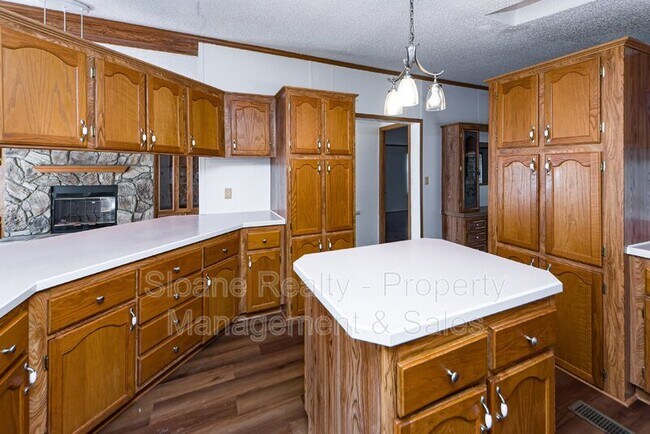 Building Photo - 3244 Thompson Heyward Dr