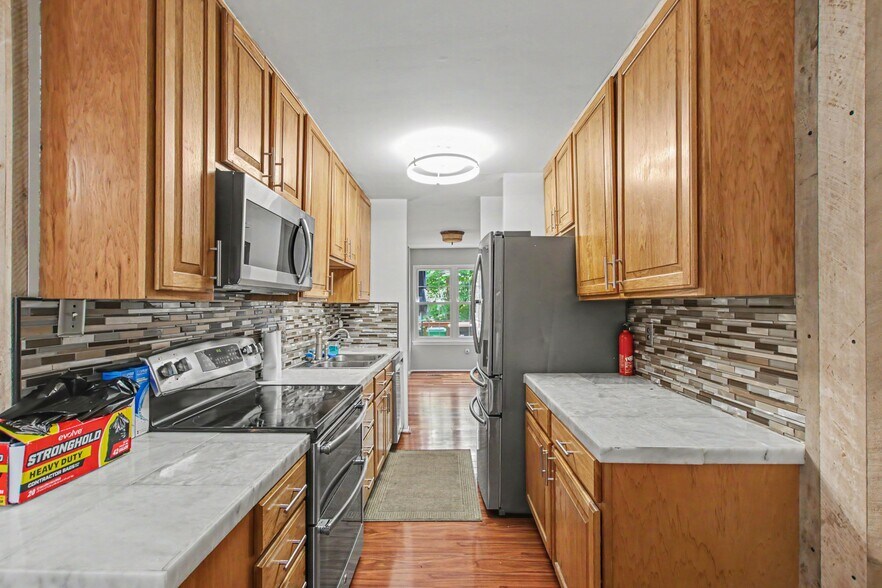 Kitchen - 8481 Snowden Oaks Pl