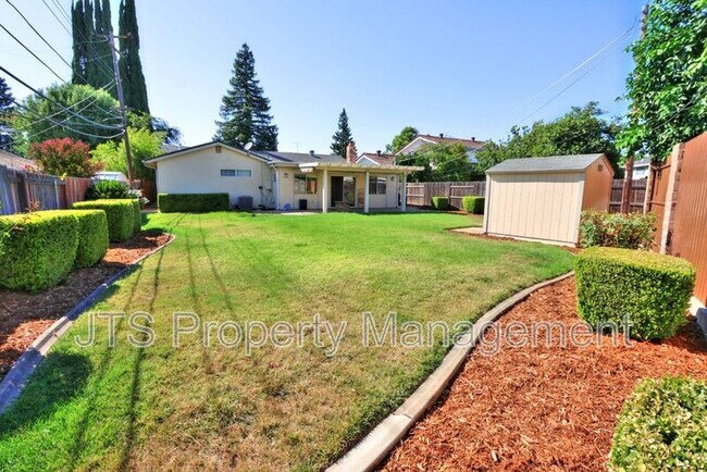 Building Photo - 2128 W La Loma Dr