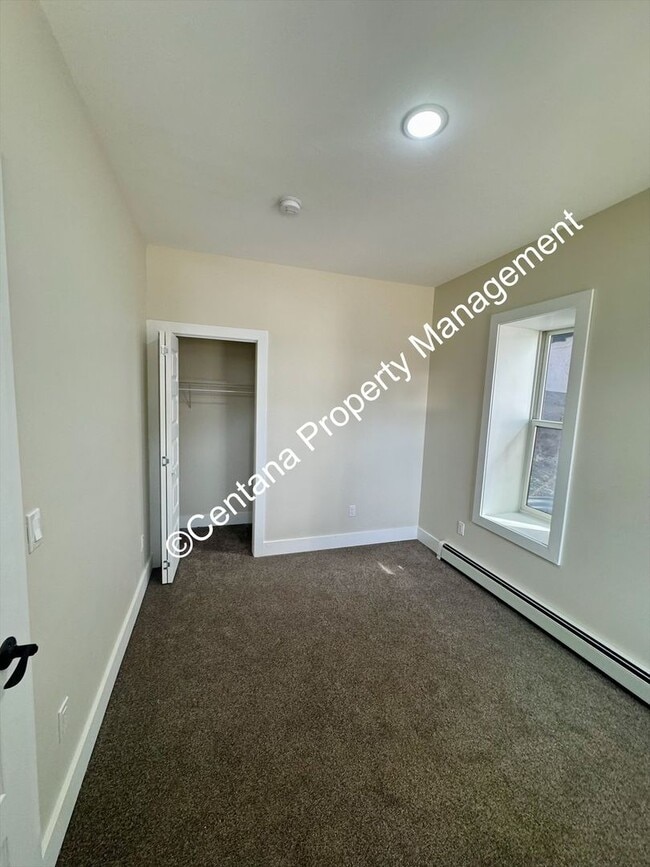 Building Photo - 614 N Alaska St