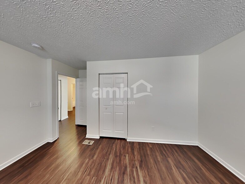 Building Photo - 8803 Greylag Loop