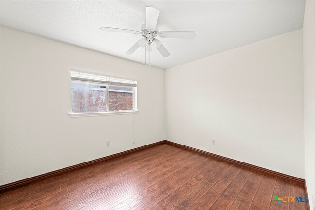 Building Photo - 1706 Bristol Dr