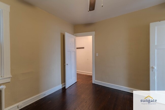 Building Photo - 414 Elrino St
