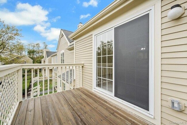 Building Photo - 2102 Martingale Dr