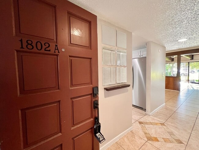 Building Photo - PRICE REDUCED!  Stylish 2 BR 2 BA Condo w/ Modern Amenities & Prime Parking!